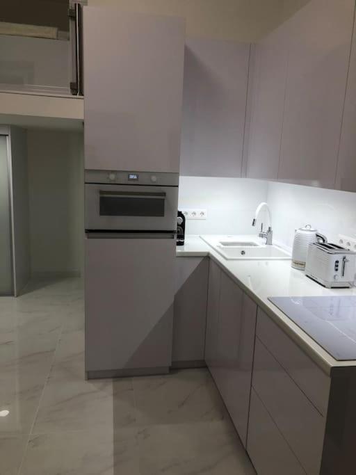 Colton West Deluxe Apartment Budapest Luaran gambar
